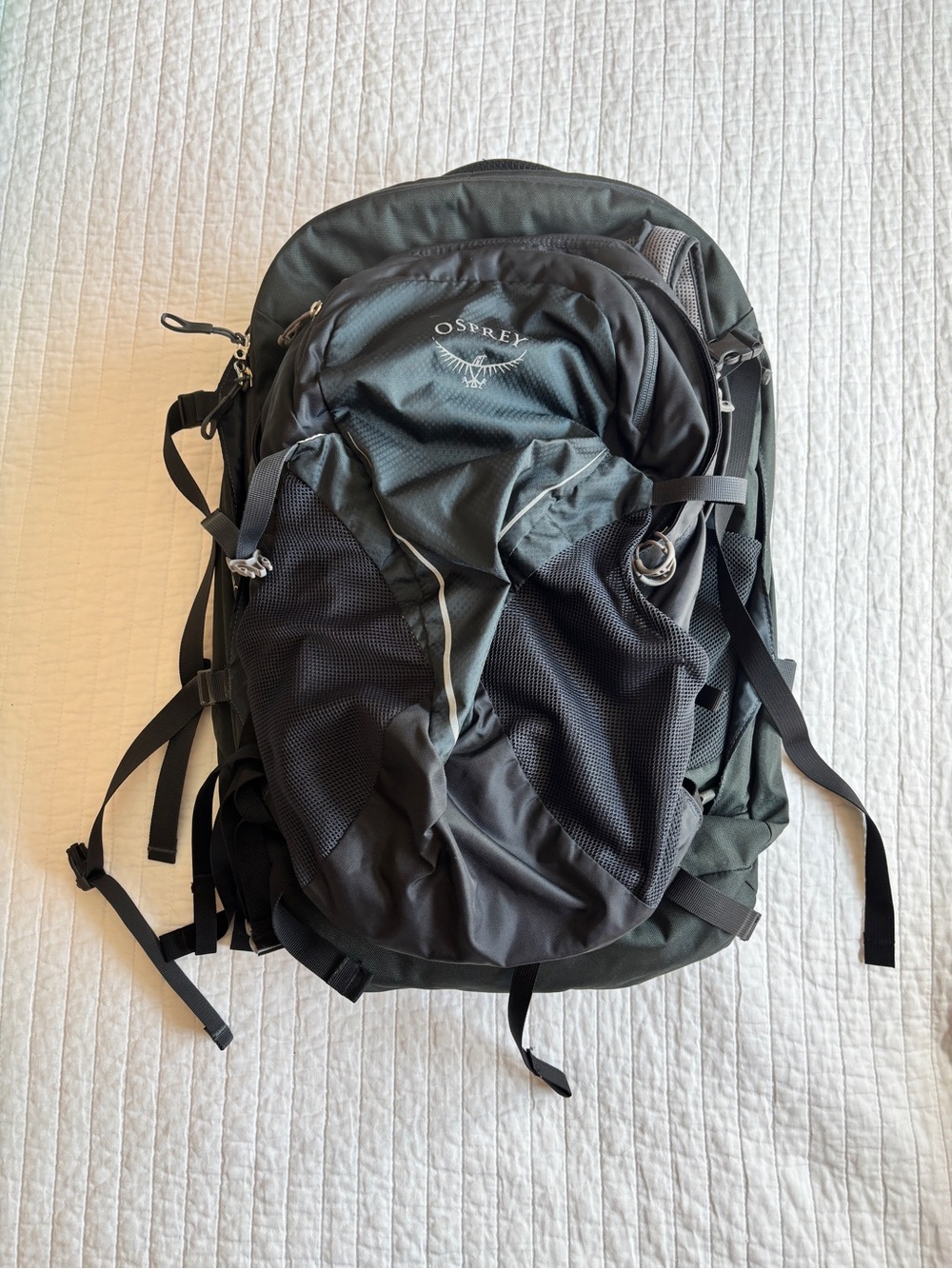 OSPREY Fairview Dark Green Hiking Backpack with Detachable Daypack